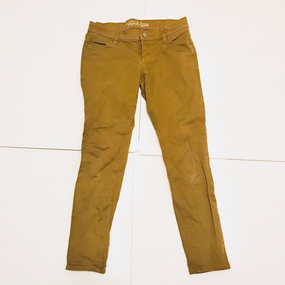 Old Navy Denim - Old Navy tan Rockstar jeans Old Navy Denim - Old Navy tan Rockstar jeans